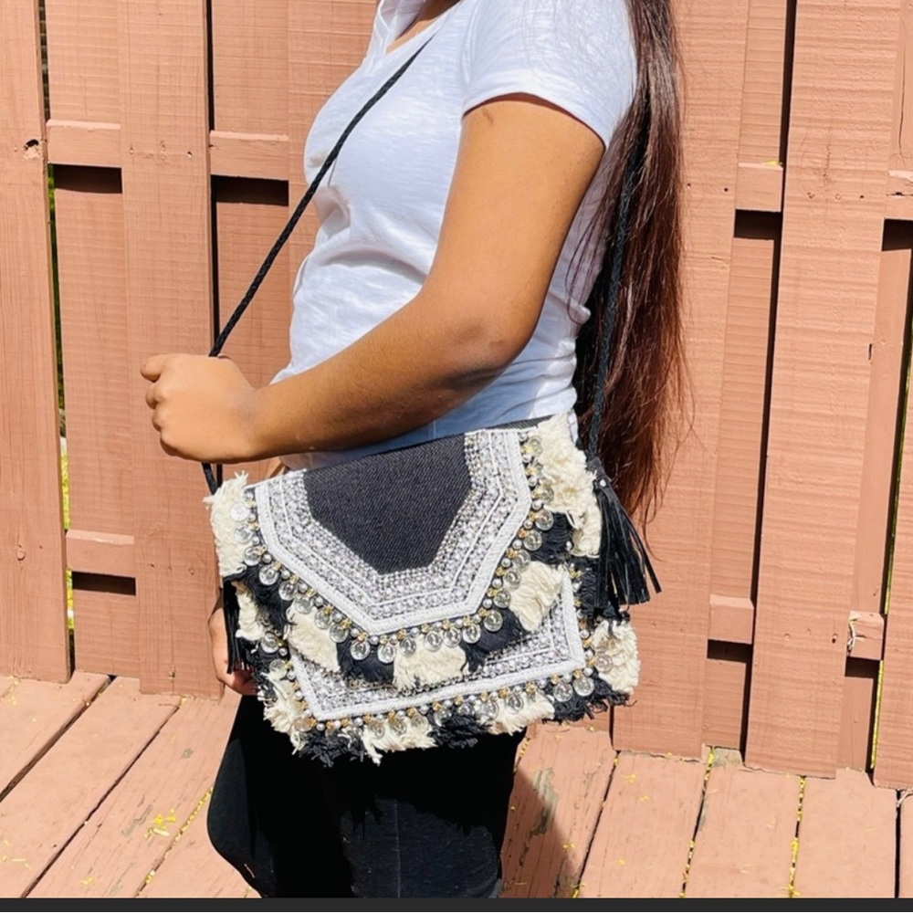 ⬇️💲NEW Embroidered Crossbody Boho Banjara Sling Bag - Picture 2 of 4